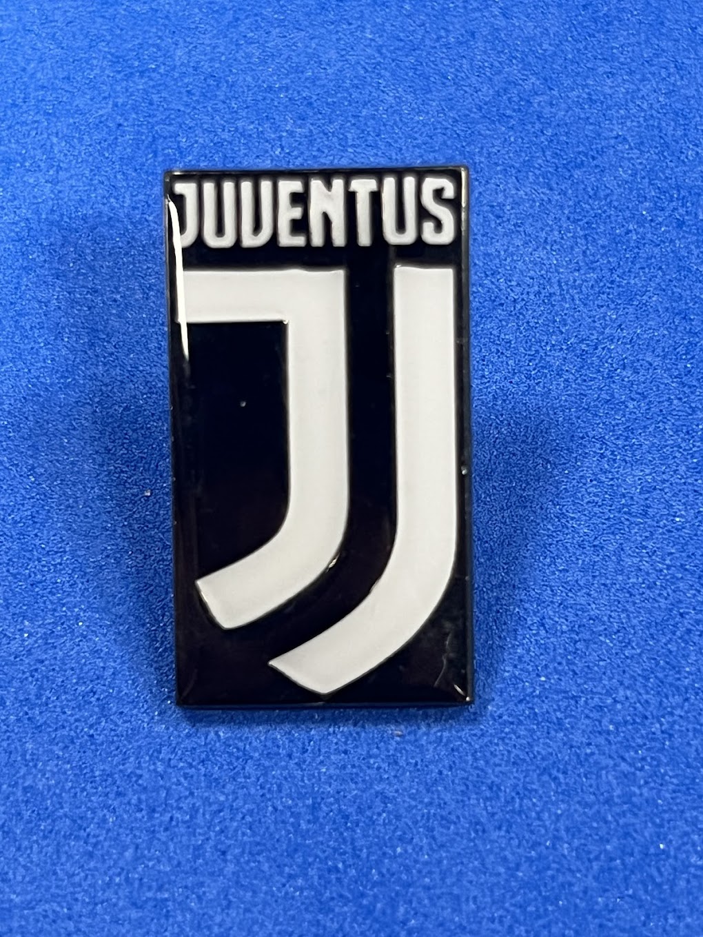 Juventus Crest - Pin Badge